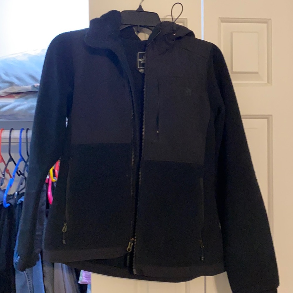Women’s Extra small North face jacket with hood